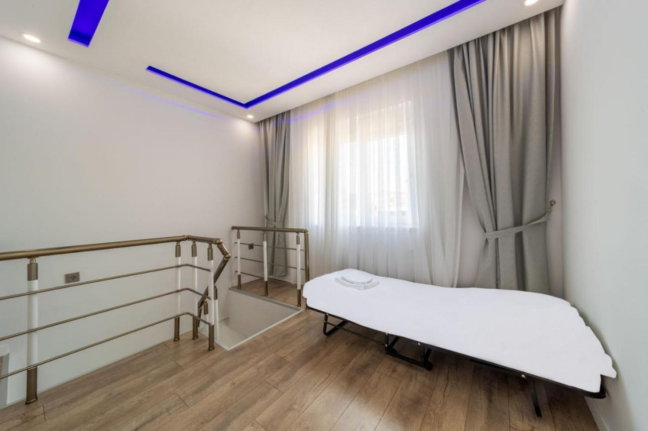 Modern And Central Duplex Apartment Near Beach In Antalya Kültér fotó